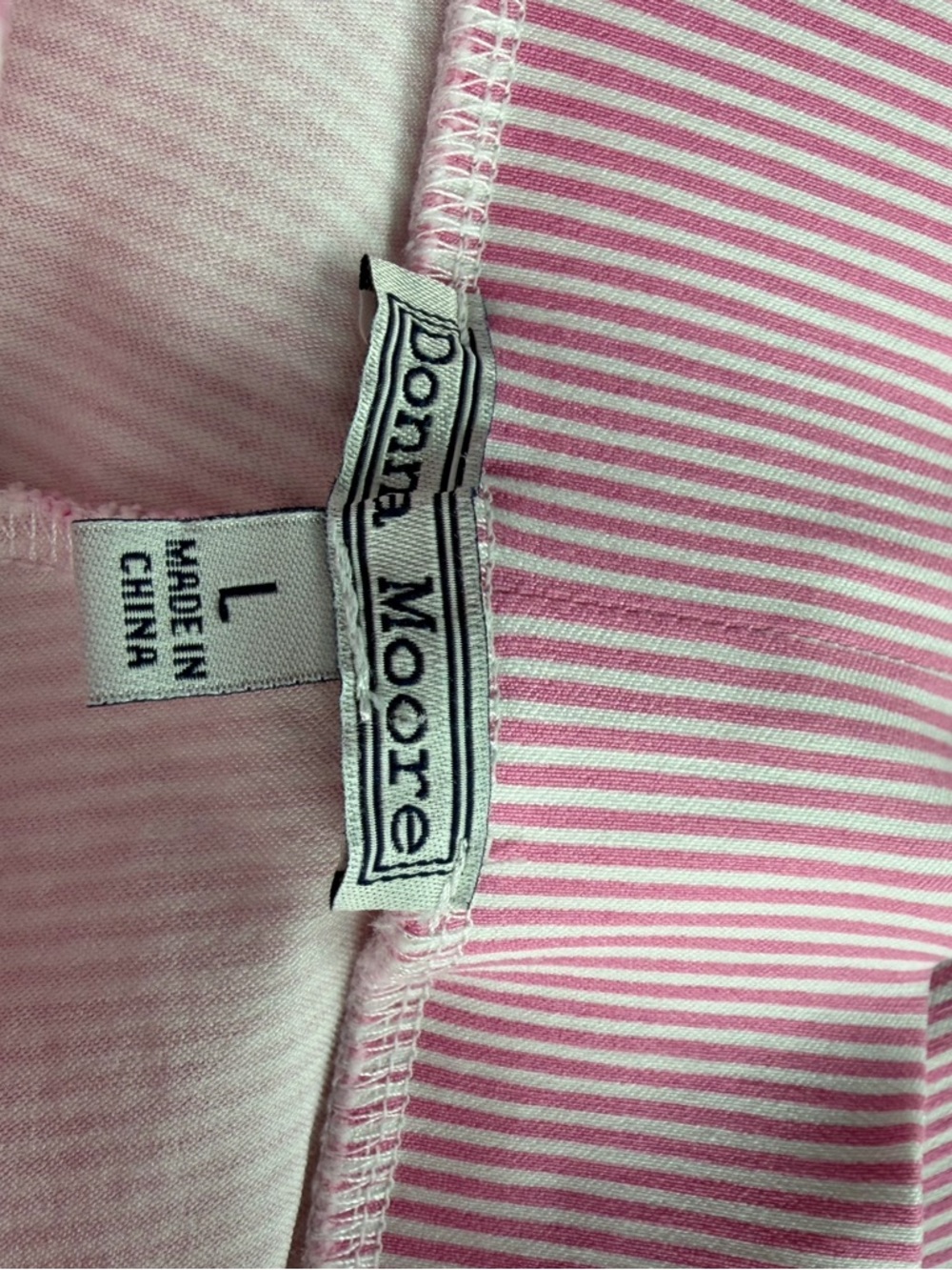 Donna Moore (L) Comfort Stretch Pink Seersucker Bermuda Pull-On Stretch Shorts - Picture 3 of 4